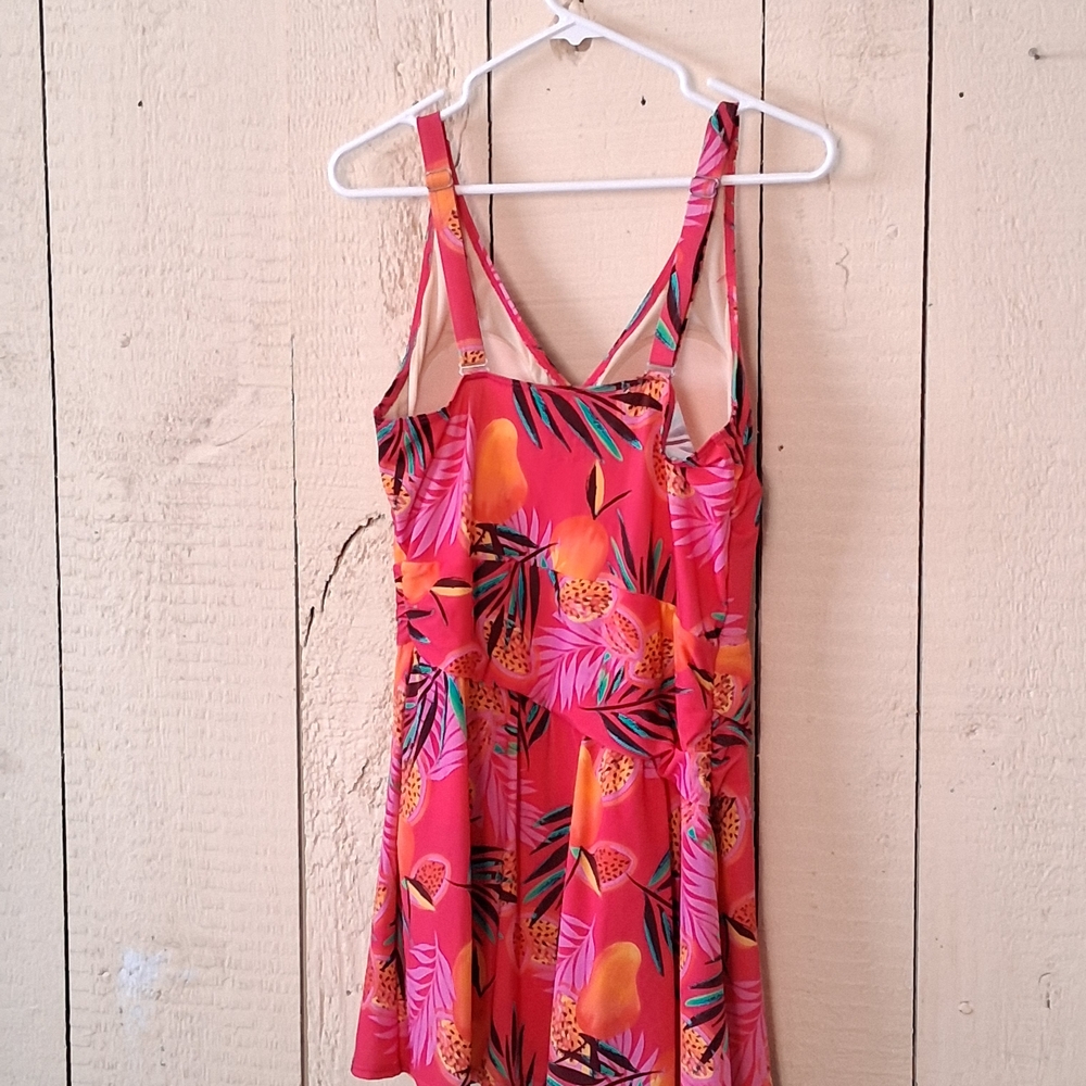 Vibrant Tropical Print One Piece Swimsuit - Picture 5 of 11